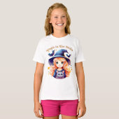 Magic in Her Smile – Kids’ Halloween T-Shirt (Voorkant volledig)