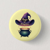 "Magic In Progress" Witch Hat Button (Voorkant)