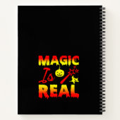 Magic is echt een halloween pomkin witch notitieboek (Achterkant)