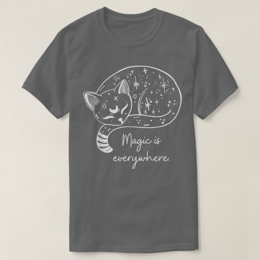 Magic Is Everywhere Mystical Cat Witch Vibes Hallo T-shirt (Design voorkant)