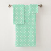 Magic Mint en White Polka Dot Pattern Bad Handdoek (Insitu)