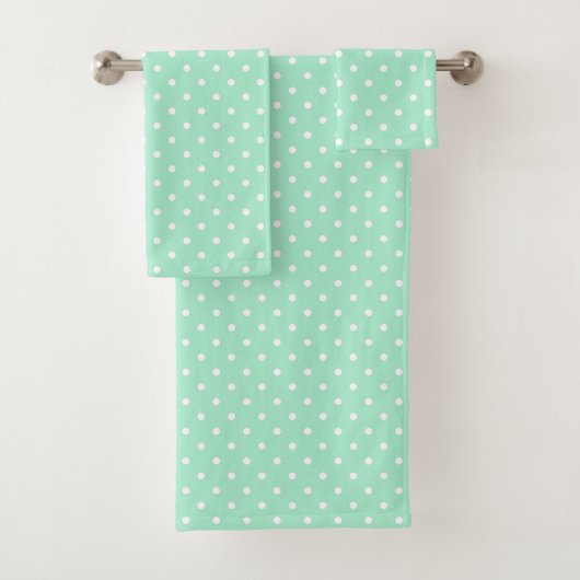Magic Mint en White Polka Dot Pattern Bad Handdoek (Insitu)