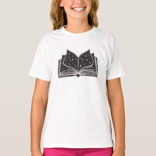 Magic Open Spellbook – Stars and Wizardry T-shirt (Voorkant)