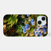 Magical Bioluminescent Fungi - Deep Forest iPhone 15 Case (Achterkant horizontaal)