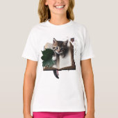 Magical Bookish Kitten Kids T-Shirt – Whimsical (Voorkant)