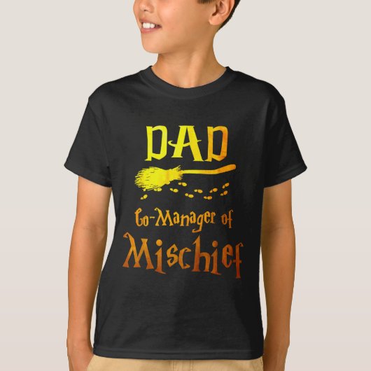 Magical Dad, Manager Of Mischief Birthday Family M T-shirt (Voorkant)