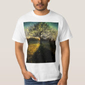 Magical fireflies dreamy landscape t-shirt (Voorkant)