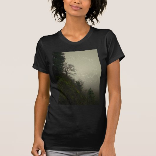 Magical Mist Forest Hill T-shirt (Voorkant)