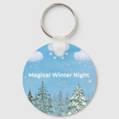 "Magical Winter Nights: Snow-Covered Trees & Shini Sleutelhanger (Achterkant)