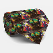 Magicus die goocheltruc uitvoert op het podium stropdas (Opgerold)