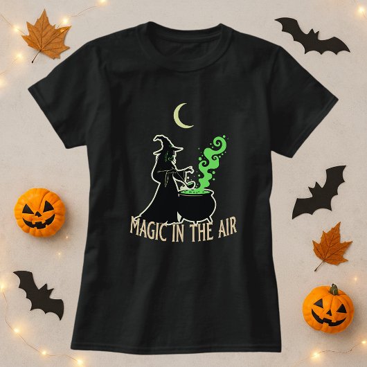 Magie in de lucht Halloween heks T-shirt