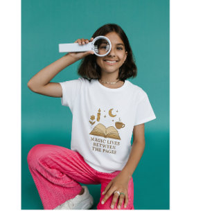 Magie Leeft Tussen de Pagina's   Oude Boekenliefhe T-shirt