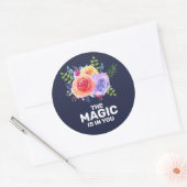 Magie zit in je Inspirerend Floral Design Ronde Sticker (Envelop)
