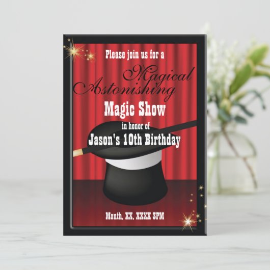 Magiër Verjaardagsfeest Aangepaste uitnodiging (Staand voorkant)