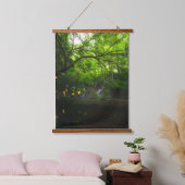 Magisch bos met gele bloemen en waterval hangend wandkleed (Slaapkamer)