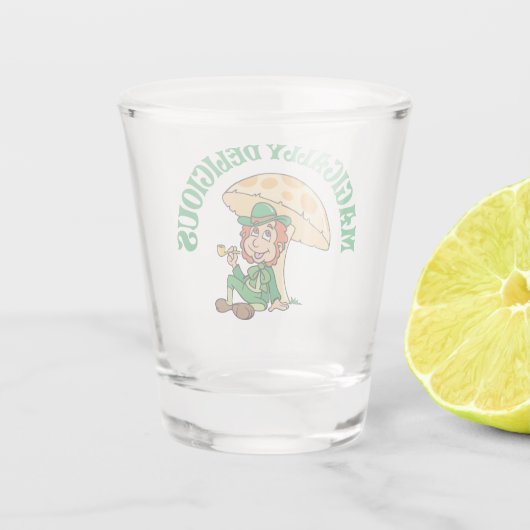 Magisch Delicious Leprechaun onder een paddenstoel Shot Glas (Achterkant)