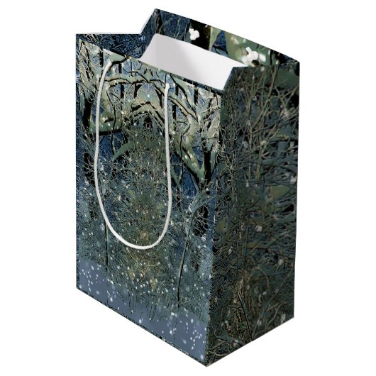 Magisch Glittering Winter Wonderland Snowy Forest Medium Cadeauzakje (Achterkant Gekanteld)