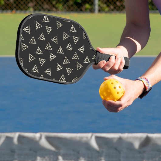 Magisch grijs geel driehoekig cirkelsymbool pickleball paddle (Insitu)