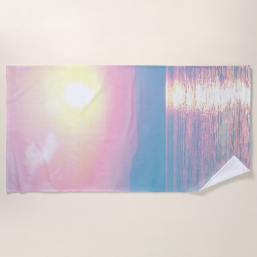 Magisch landschap in roze zonsondergang strandlaken (Voorkant)