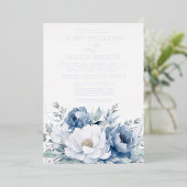 Magisch stoffig blauw & wit bloemig bruiloft zilve folie uitnodiging (Staand Voorkant)