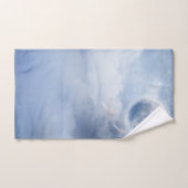 Magische blauwe hemel met vliegende zwemmen bad handdoek (Handdoek)