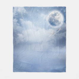 Magische blauwe hemel met vliegende zwemmen fleece deken