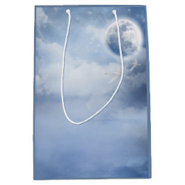 Magische blauwe hemel met vliegende zwemmen medium cadeauzakje