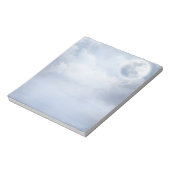 Magische blauwe hemel met vliegende zwemmen notitieblok (Linkerzijde)