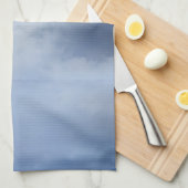 Magische blauwe hemel met vliegende zwemmen theedoek (Quarter Fold)