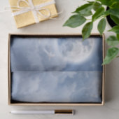 Magische blauwe hemel met vliegende zwemmen tissuepapier (Geschenk)