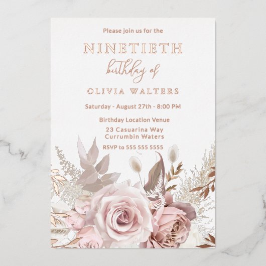 Magische Blush & Roos Bloemen 90ste Verjaardag Folie Uitnodiging (Voorkant)