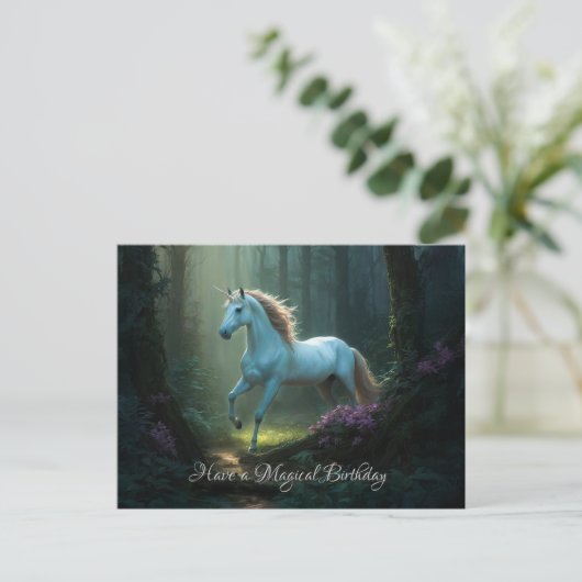 Magische eenhoorn in betoverd bos Verjaardag Briefkaart (Staand voorkant)