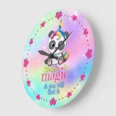 Magische eenhoorn panda op regenboogachtergrond grote klok (Hoek)