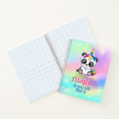 Magische eenhoorn panda op regenboogachtergrond notitieboek (Binnen)