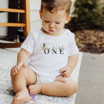 Magische Floral Fairy 1e verjaardag<br><div class="desc">Wie is de leukste kleine in de buurt? Dit shirt is een perfect cadeau. Omarm de overgangsschoonheid van de nazomer en vroege herfst met een vrolijk kleurenpalet met warme peachy tinten. De aardachtige terracotta, zachte perzik en delicate roze tinten gaan harmonieus samen, waardoor een naadloze overgang ontstaat van de levendige...</div>