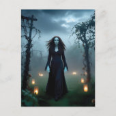 Magische, griezelige heks in een vervallen tuin briefkaart (Voorkant)