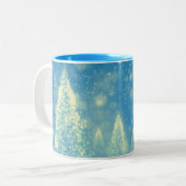 Magische kerstbomen tweekleurige koffiemok (Voorkant links)