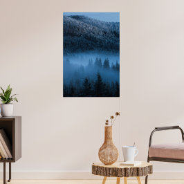 Magische mist over besneeuwd sparrenbos poster