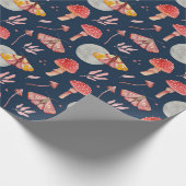 Magische mot en paddenstoelpatroon. Woodland nacht Cadeaupapier (Hoek)