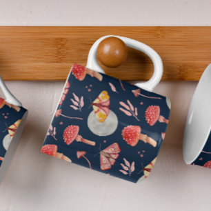 Magische mot en paddenstoelpatroon. Woodland nacht Koffiemok