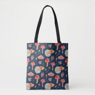 Magische mot en paddenstoelpatroon. Woodland nacht Tote Bag