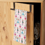 Magische Notenkraker Roze Patroon Theedoek<br><div class="desc">Schattigee en leuke kerstkeukenhanddoek met handgetekende illustratie van kat,  hond en muis als notenkraker balletpersonages. De achtergrond is roze.</div>