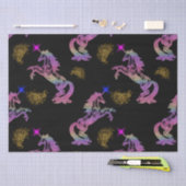 Magische Prancing Regenboog Eenhoorns op Zwart Tissuepapier (Craft)