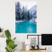 Magische rivier in betoverend winterbos poster (Thuiskantoor)
