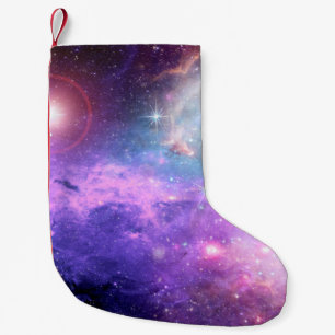 Magische surrealistische kleurrijke ruimteachtergr kleine kerstsok