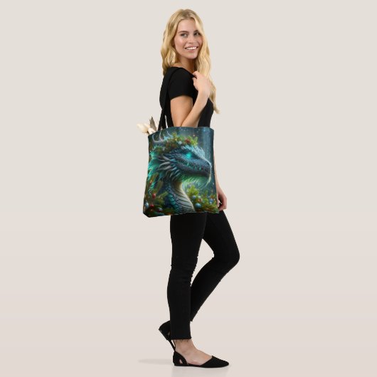 Magische turquoise kerstdraak tote bag (Op model)