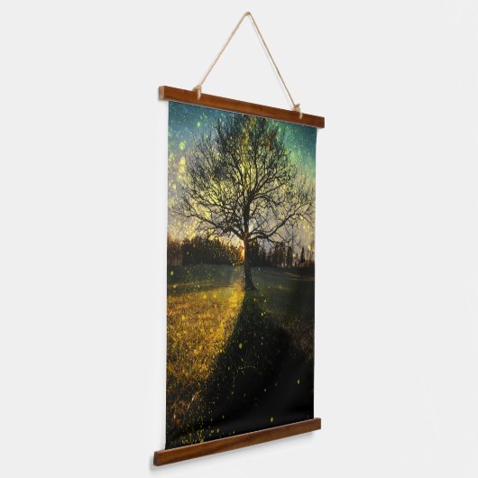 Magische vuurvliegjes droomachtig landschap hangend wandkleed (Gebogen)