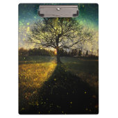 Magische vuurvliegjes droomachtig landschap klembord (Voorkant)