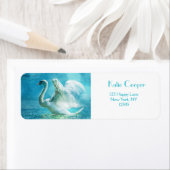 Magische zwaan tijdens een zomerdouche etiket (Insitu)