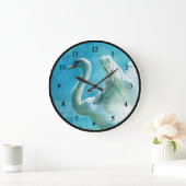 Magische zwaan tijdens een zomerdouche grote klok (Huis)